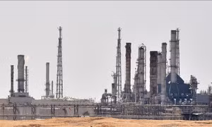 Saudi Arabia sẵn sàng giảm sản lượng dầu mỏ 4 triệu thùng mỗi ngày