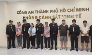 TP Hồ Chí Minh: Triệt phá đường dây buôn lậu quy mô lớn, bắt giữ 5 đối tượng
