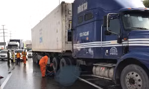 Xe container tông chết một người Mỹ khi chạy bộ qua đường