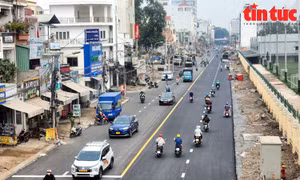 TP Hồ Chí Minh: Thông xe đường Hoàng Hoa Thám và Trần Quốc Hoàn giải quyết kẹt xe ra sân bay