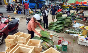 Chợ lá dong lâu đời nhất TP Hồ Chí Minh nhộn nhịp ngày cận Tết