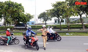 CSGT xử lý nhiều trường hợp đi xe máy quá tốc độ