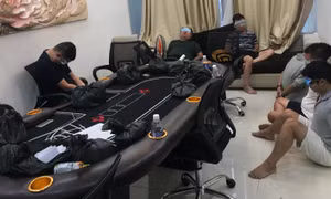 Triệt phá sòng bạc porker quy mô lớn ở chung cư TP Hồ Chí Minh 