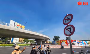 Người dân lúng túng vì biển báo, phân luồng trước nhà ga T3 sân bay Tân Sơn Nhất