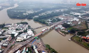 Hợp long cầu Phước Lộc (TP Hồ Chí Minh) sau hơn 7 năm ngừng thi công