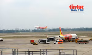 Tân Sơn Nhất hai lần tạm dừng cất, hạ cánh do phát hiện drone
