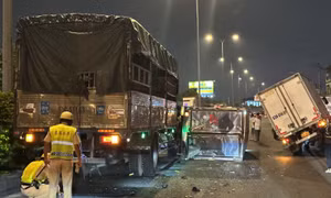 TP Hồ Chí Minh: Ô tô đâm liên hoàn trên đường Đỗ Mười, nhiều xe hư hỏng nặng 