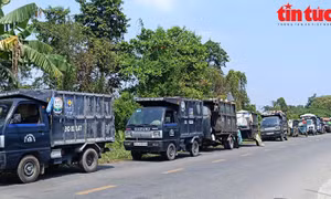 TP Hồ Chí Minh: Rác không được thu gom hết vì quy định cân ký rác tính tiền