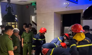TP Hồ Chí Minh: Kịp thời giải cứu 9 người kẹt trong thang máy 