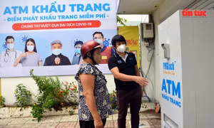 Ngày 6/8, ‘ATM khẩu trang' miễn phí tại TP Hồ Chí Minh đã bắt đầu hoạt động