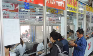 ‘Cháy' vé xe Tết về các tỉnh miền Trung, Tây Nguyên và miền Tây