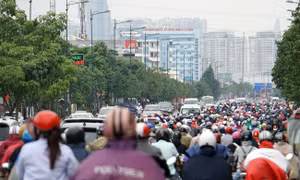 TP Hồ Chí Minh: Xe cộ ùn tắc khắp các ngả đường sau nghỉ lễ