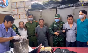Khen thưởng nóng lực lượng phá chuyên án ma túy lớn
