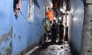 TP Hồ Chí Minh: Cháy nhà trong hẻm, ba mẹ con tử vong