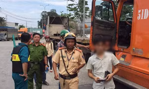 Nhiều tài xế container 'chơi' ma túy, giấu 'hàng nóng' khi lái xe