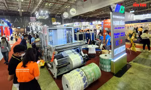Triển lãm quốc tế về công nghiệp nhựa và cao su thu hút 270 doanh nghiệp tham gia