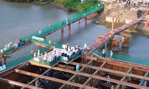 TP Hồ Chí Minh: Cầu đi bộ qua sông Sài Gòn tăng tốc về đích dịp 2/9