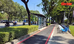Cận cảnh làn đường xe đạp dài gần 6 km trên đại lộ Mai Chí Thọ trước giờ khai thác