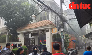 TP Hồ Chí Minh: Cháy quán cà phê trong hẻm, nhiều người hoảng loạn tháo chạy