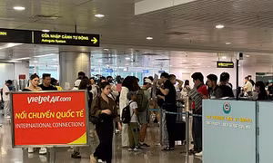 Cảng Hàng không quốc tế Tân Sơn Nhất tăng cường phòng, chống dịch Ebola