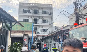 TP Hồ Chí Minh: Cháy nhà trọ, 3 người tiên lượng nặng, 10 người đi cấp cứu