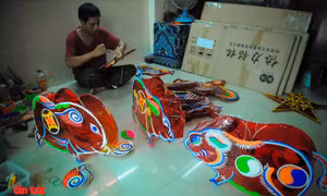 Làng lồng đèn truyền thống Phú Bình vào mùa Trung thu