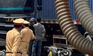 TP Hồ Chí Minh: Hai mẹ con tử vong thương tâm sau va chạm với xe đầu kéo