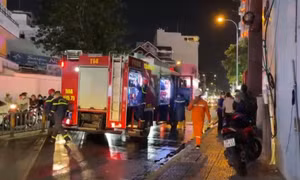 TP Hồ Chí Minh: Cháy tòa nhà văn phòng, nhiều người hoảng loạn bỏ chạy