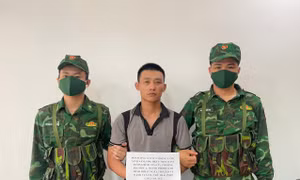 Bộ đội Biên phòng TP Hồ Chí Minh bắt quả tang đối tượng tàng trữ ma túy đá