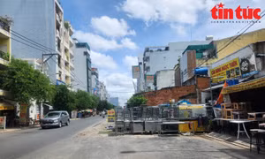 Dự án mở rộng đường Phạm Văn Bạch sát sân bay gần 20 năm vẫn ngổn ngang
