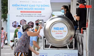 ‘ATM gạo’ tái hoạt động hỗ trợ người dân trong khu cách ly ở TP Hồ Chí Minh