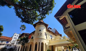 Bất ngờ trụ sở tạm Nhà văn hóa Thanh Niên 'đẹp như lâu đài', giới trẻ đổ xô check-in