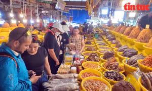 An Giang: Nhộn nhịp chợ biên giới ngày đầu năm mới