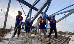 TP Hồ Chí Minh: Hợp long nhịp chính cầu Nam Lý, phấn đấu thông xe vào ngày 2/9/2024