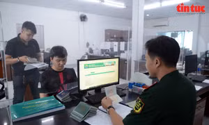 Biên phòng TP Hồ Chí Minh ứng dụng công nghệ thông tin trong quản lý xuất nhập cảnh