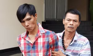 Tên cướp vừa ra tay giật điện thoại bị hiệp sĩ đường phố tóm gọn