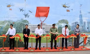 Khánh thành công trình bích họa ‘Việt Nam tươi đẹp’ tại Côn Đảo