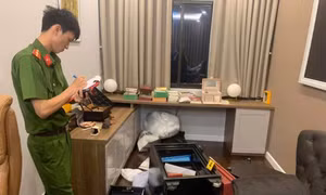 Nữ ca sĩ bị trộm đột nhập phá két sắt lấy 5 tỷ đồng 