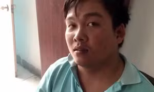 Bị can ngăn khi cãi nhau với vợ, điên cuồng cầm gậy đánh tử vong một nhân viên giao cơm