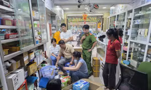 Triệt phá đường dây sản xuất, mua bán trái phép chất độc ‘thạch tín’ dùng trong nha khoa