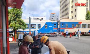 TP Hồ Chí Minh: Xử phạt nhiều trường hợp vi phạm tại điểm giao cắt đường sắt