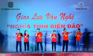 Đêm văn nghệ thắm đậm nghĩa tình nơi đảo xa
