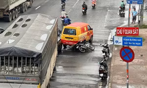 TP Hồ Chí Minh: Đâm xe liên hoàn khiến 2 người tử vong tại chỗ