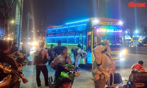 TP Hồ Chí Minh: Bát nháo xe 'dù', bến 'cóc' những ngày cận Tết