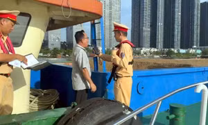 TP Hồ Chí Minh: Kiểm tra nồng độ cồn 100% thuyền viên trên các tuyến đường thủy