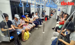 TP Hồ Chí Minh triển khai 'ATM vé nghĩa tình', hỗ trợ người khó khăn đi metro miễn phí