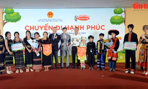  ‘Chuyến đi hạnh phúc’ cho trẻ em có hoàn cảnh khó khăn