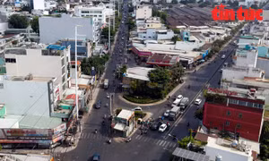TP Hồ Chí Minh: Tháo dỡ căn nhà 3 mặt tiền án ngữ ngay ngã ba đường gần 10 năm