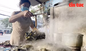 Nhộn nhịp nghề làm bánh ú nước tro Tết Đoan Ngọ