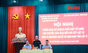 TP Hồ Chí Minh: Mẫu hài cốt liệt sĩ phục vụ giám định ADN được vận chuyển bằng máy bay ra Hà Nội